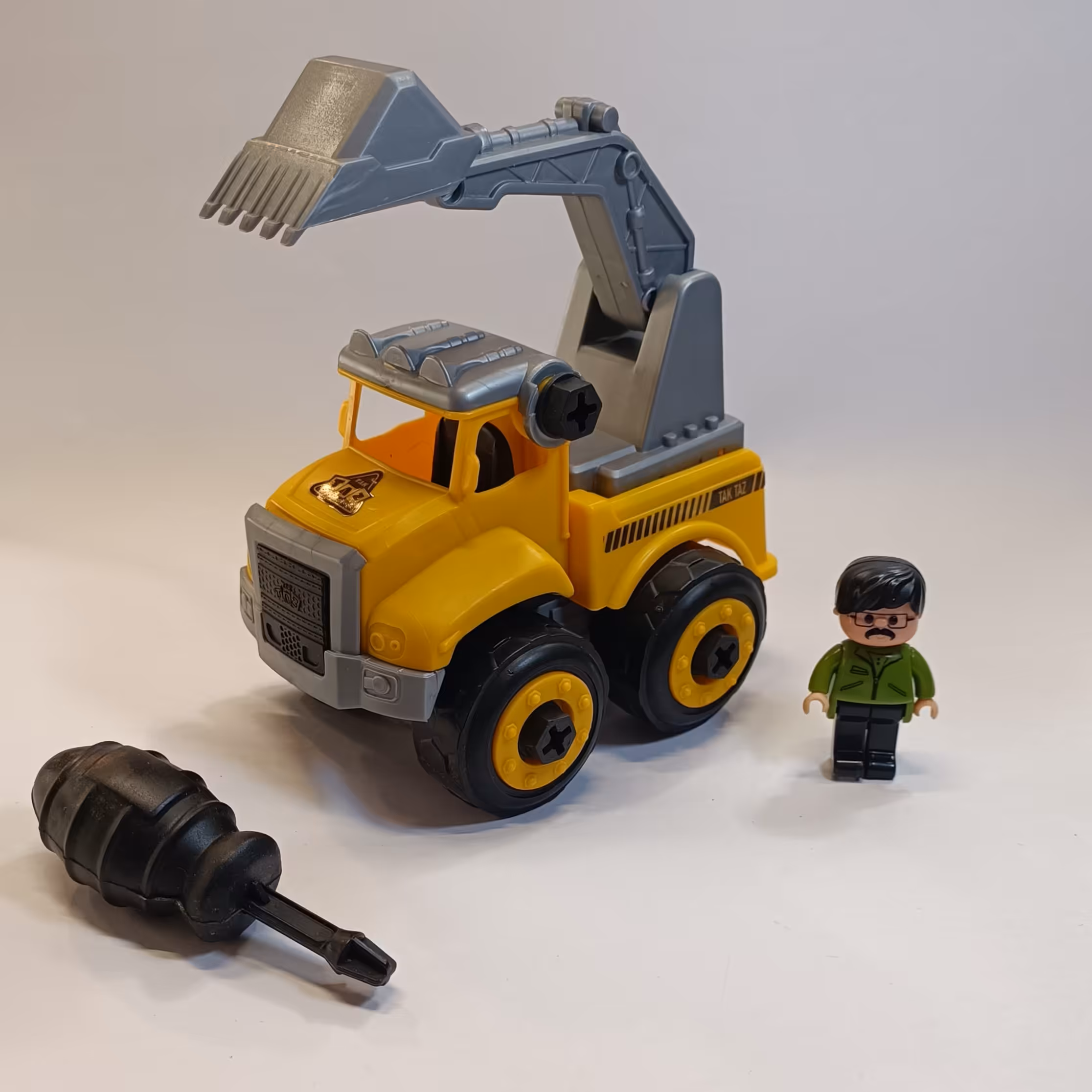 ماشین راهسازی  بیل مکانیکی همراه لگو مکانیکی همراه پیچ و پیچ گوشتی