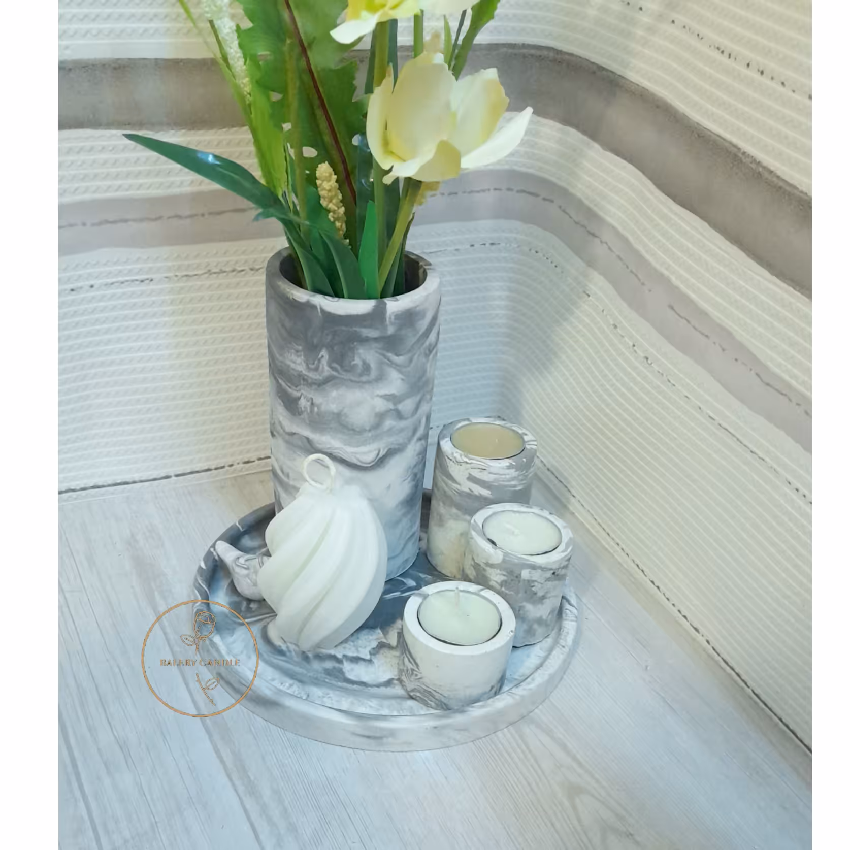 اکسسوری بتنی و شمع طوسی ابروبادی بسیار شیک