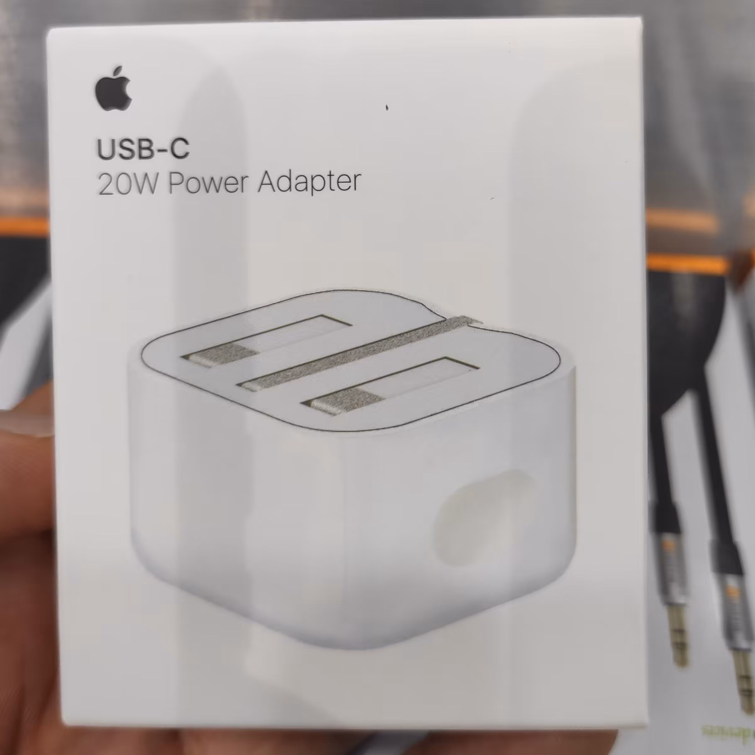 سری شارژر  آیفون 20 وات 12 پین صد در صد اورجینال