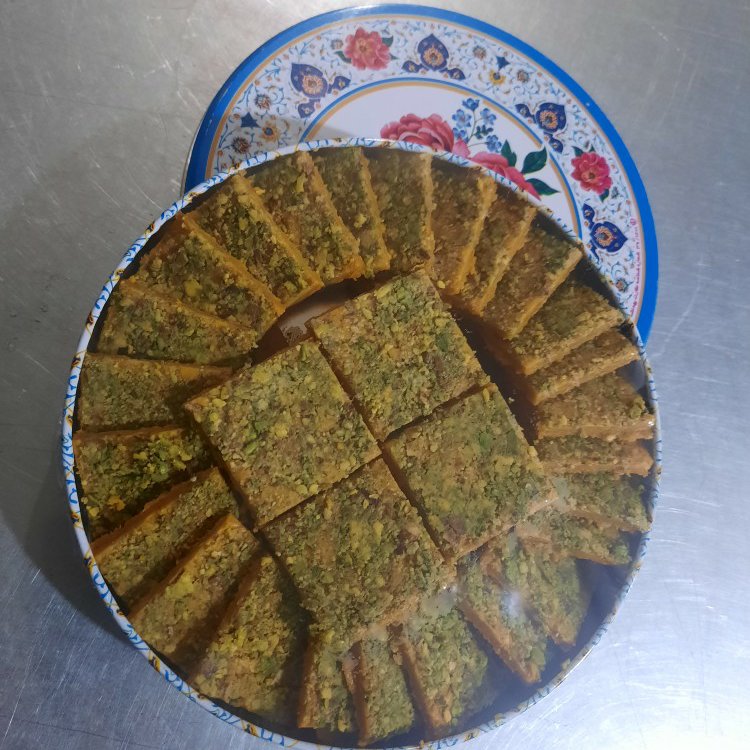 سوهان باقلوایی کره حیوانی پسته ای