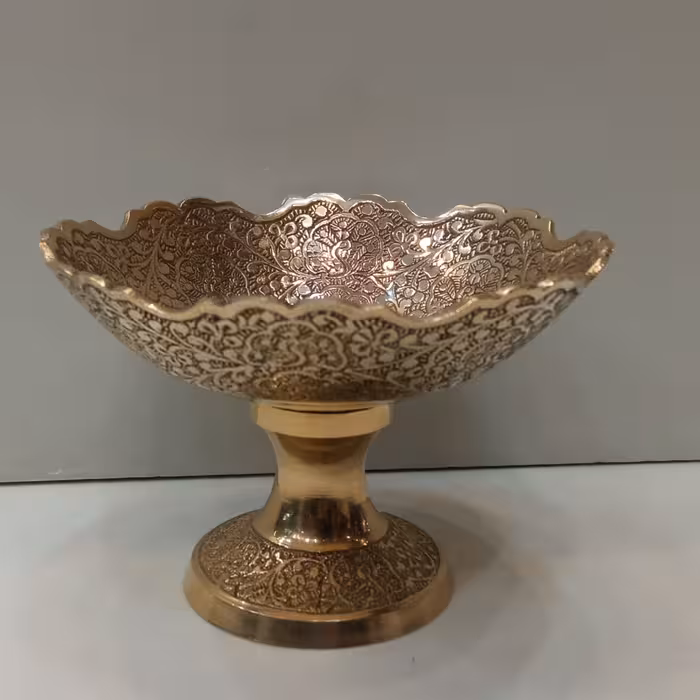 ظرف پذیرایی برنجی طلایی هندی دو طرف کارشده سنگین1