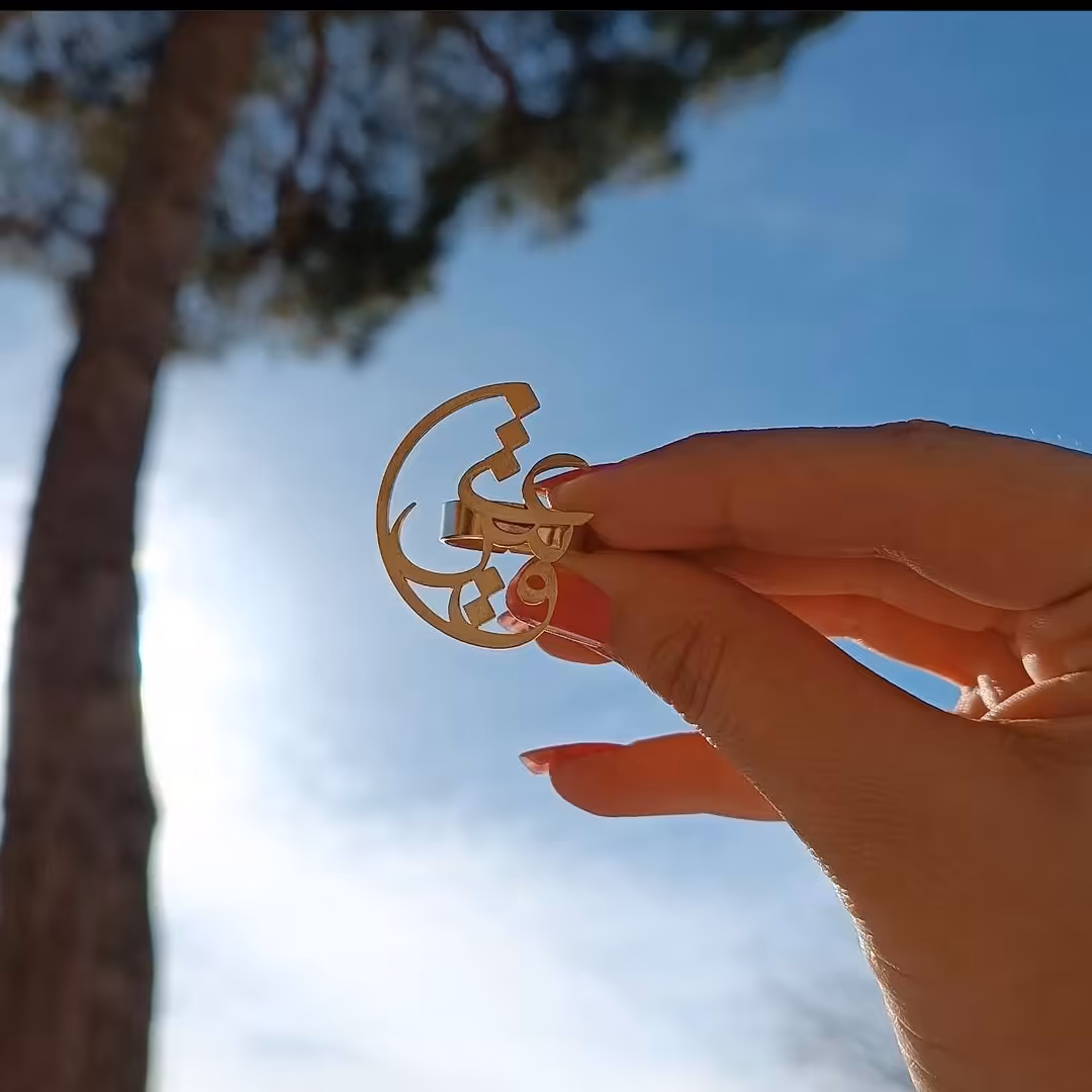 انگشتر برنجی عاشق