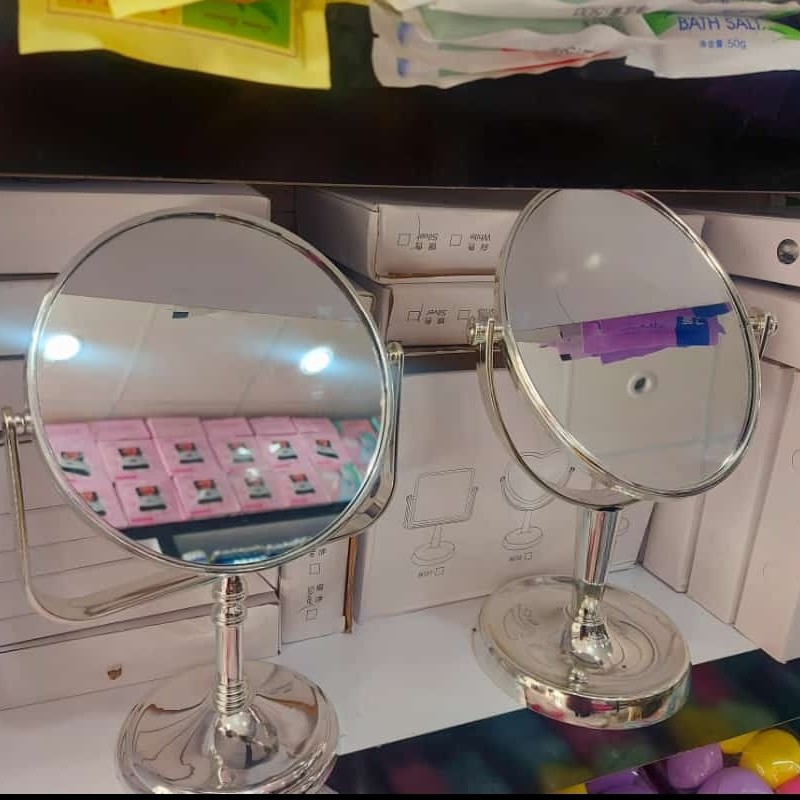 آینه پایه دار رومیزی