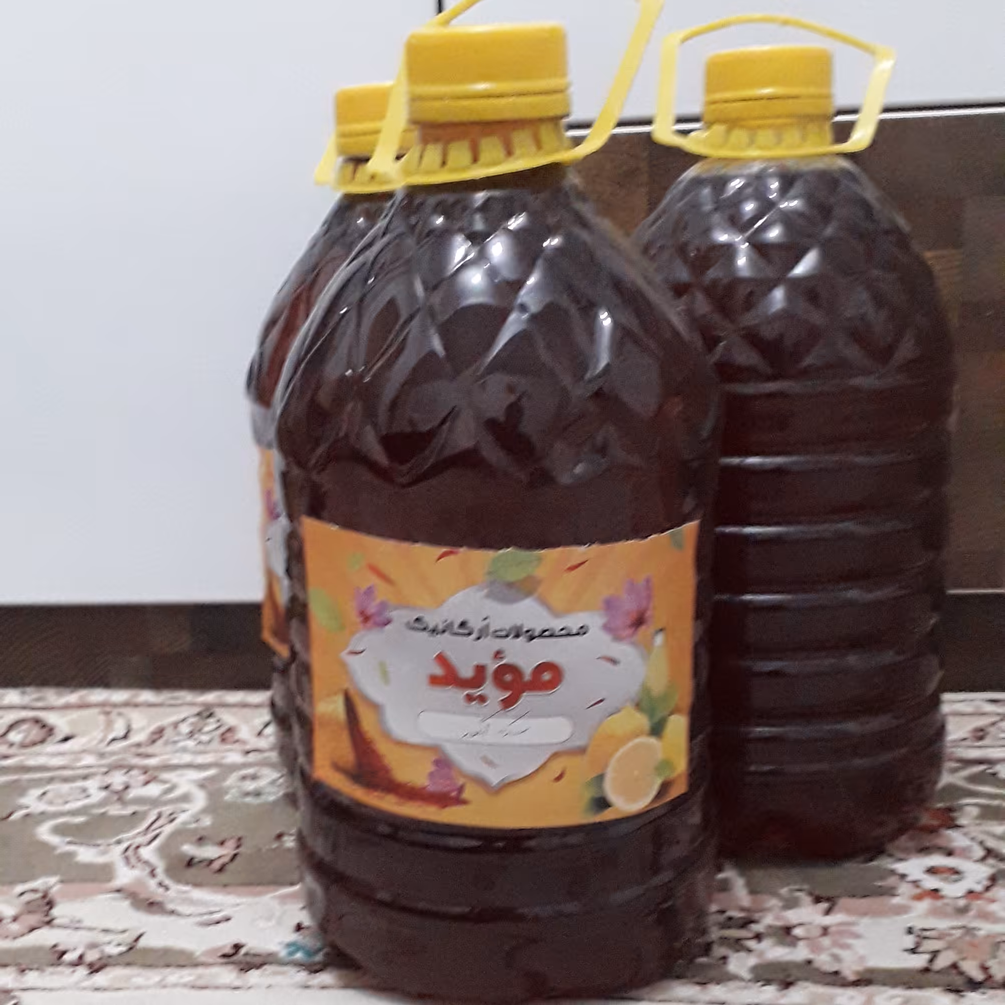 سرکه انگور طبیعی خانگی بدون افزودنی غیر شرکتی . با کیفیت در بطری (4 لیتری)