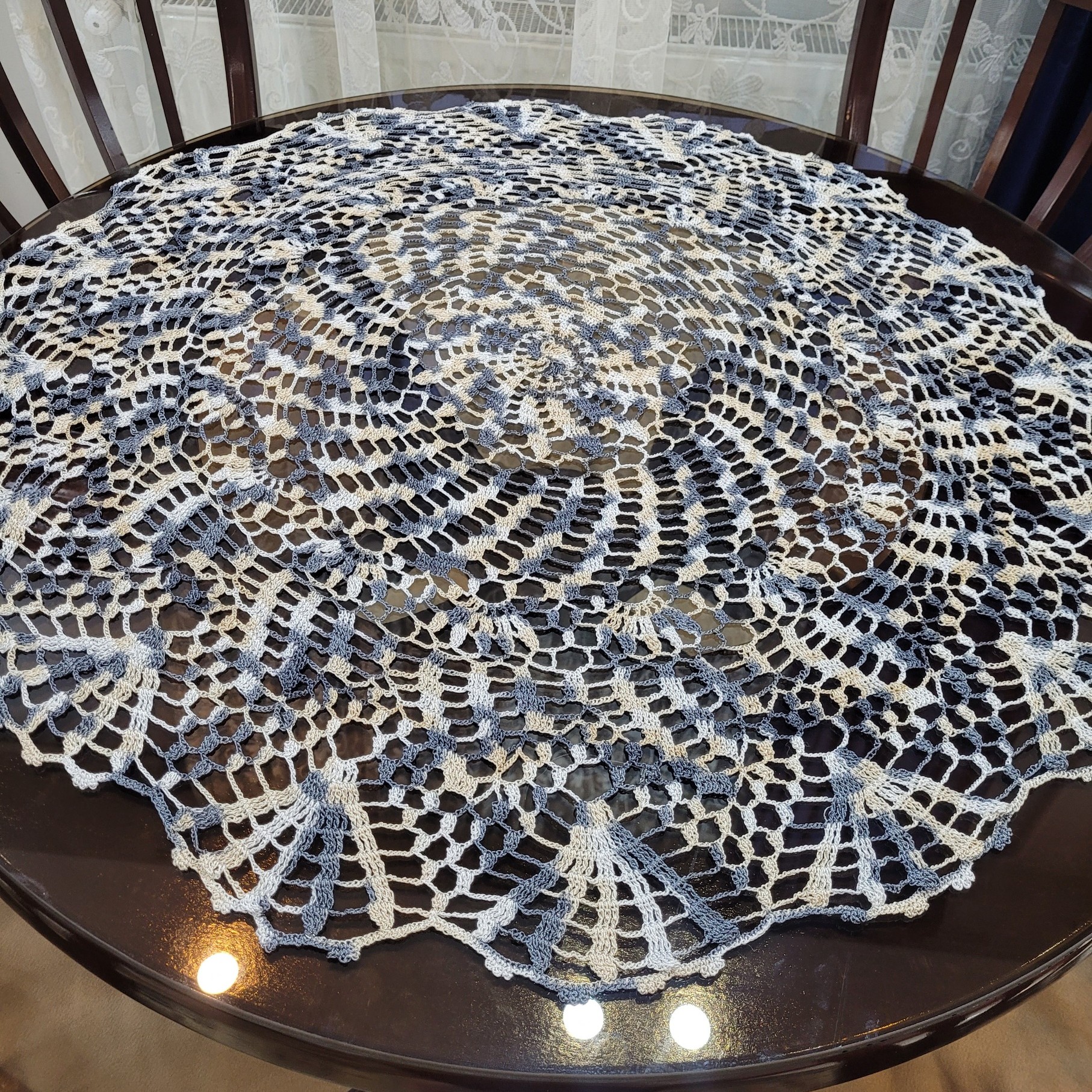 رو میزی قلاب بافی نخ ابریشم ترک ( 85 سانتی) سه رنگ