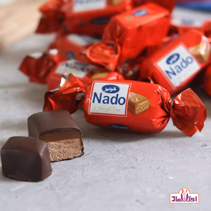 شکلات مغزدار کاراملی یک کیلویی نادو  با  روکش کاکائویی  (ناقو نادو )