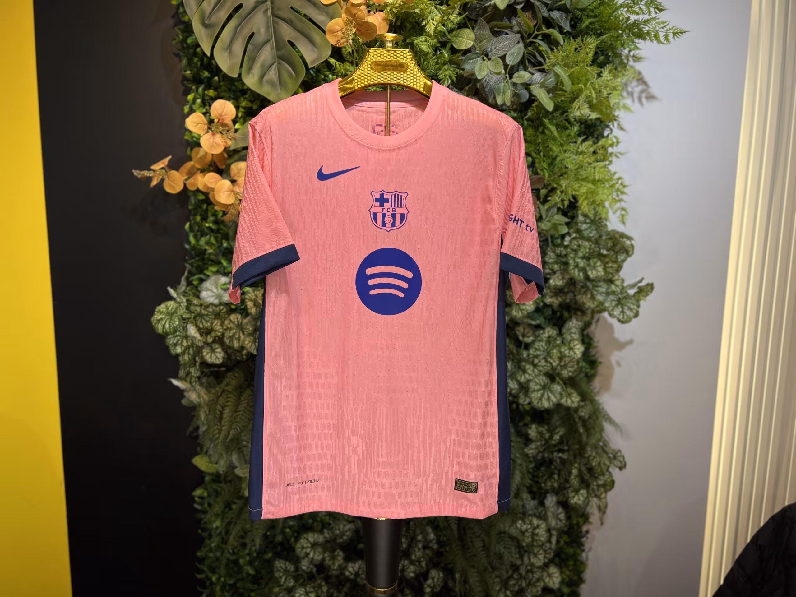 کیت دوم بارسلونا 2025-2026 ورژن پلیر (بازیکن)