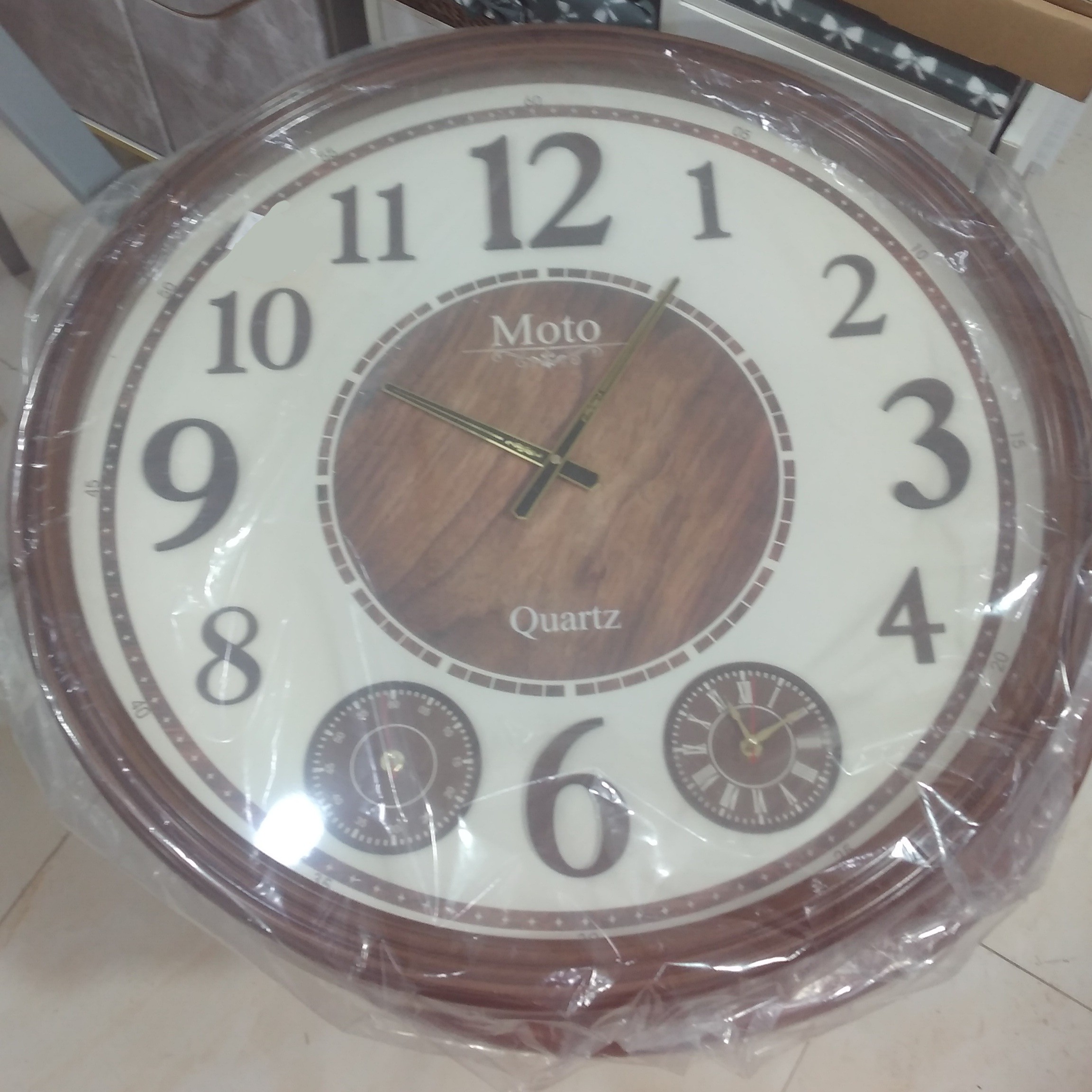 ساعت دیواری موتو  موتور آرام طرح چوب