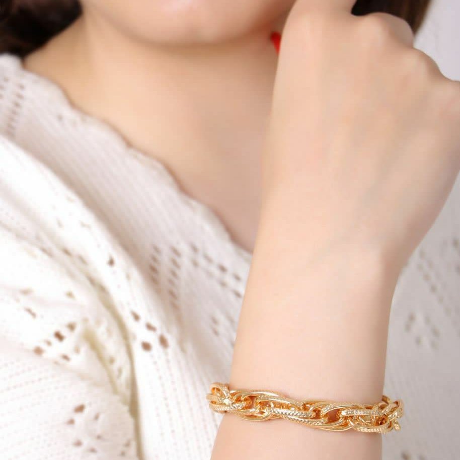 دستبند کد4099 طرح طلا. آبکاری طلا. ضدحساسیت. رنگ ثابت