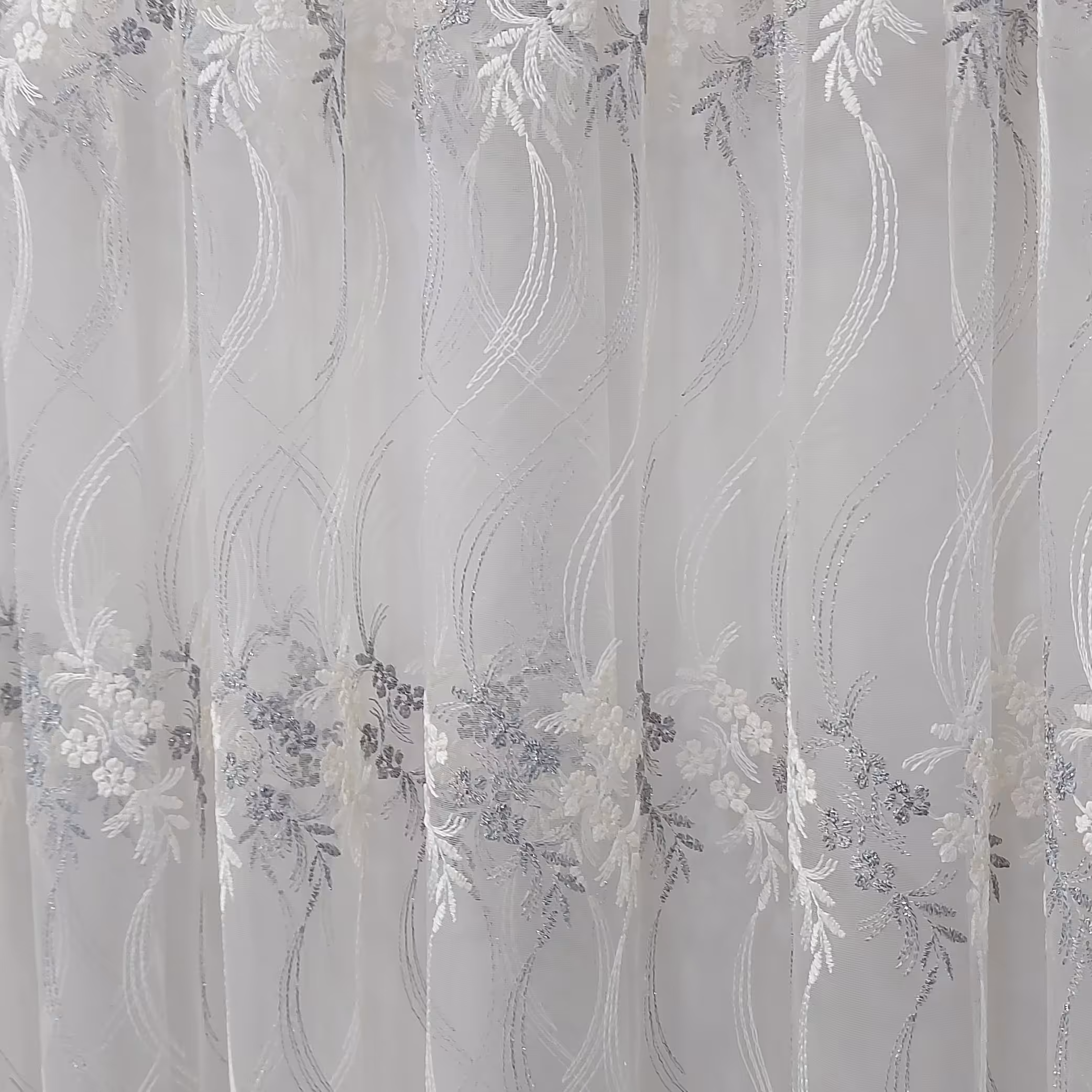 پرده تور گلدار