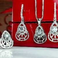 نیم ست موزانایت اصلی   
عیار نقره 925ارسال رایگان 