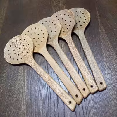 کفگیر چوبی گرد سوراخ دار اکالیپ