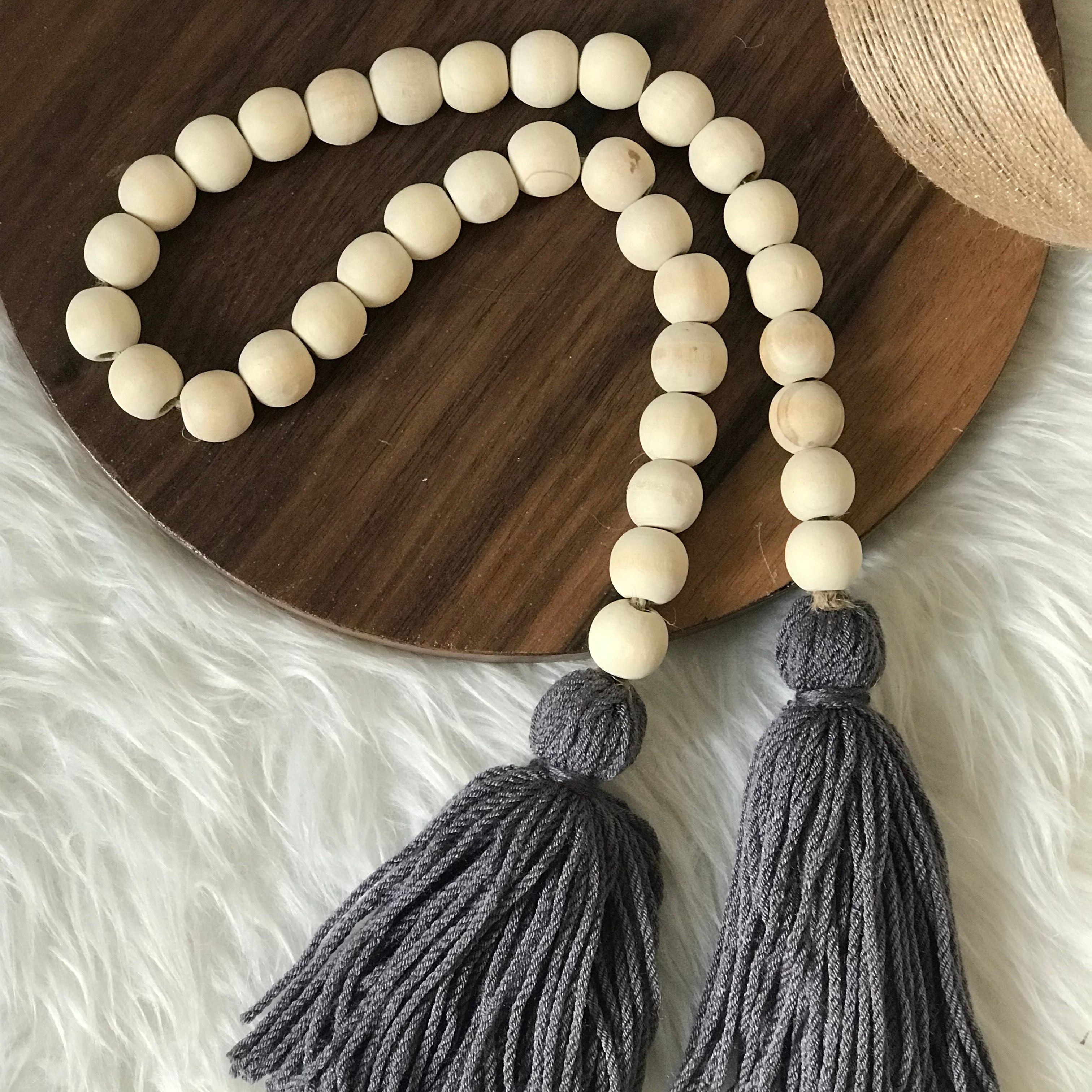 دکوری ریسه از جنس مهره ی چوبی 