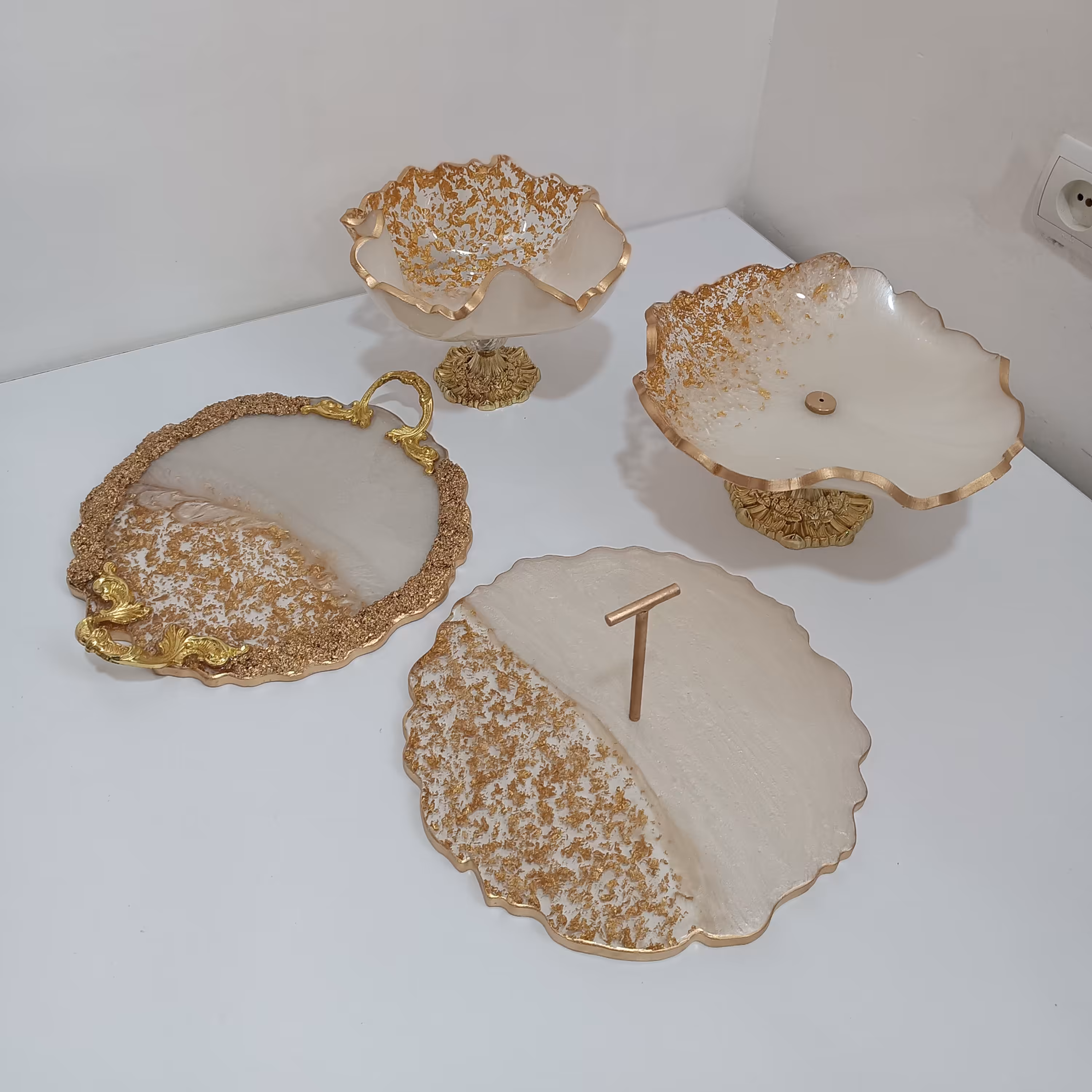 ست ظروف لوکس رزینی تزیین شده با ورق طلا