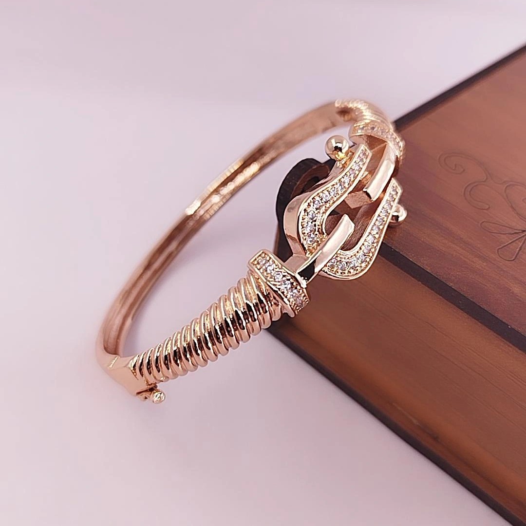 زیورالات کلاسیک یدونه دستبند براتون اورده که وقتی میبینیش تو دستت لذت میبرین از خریدتون