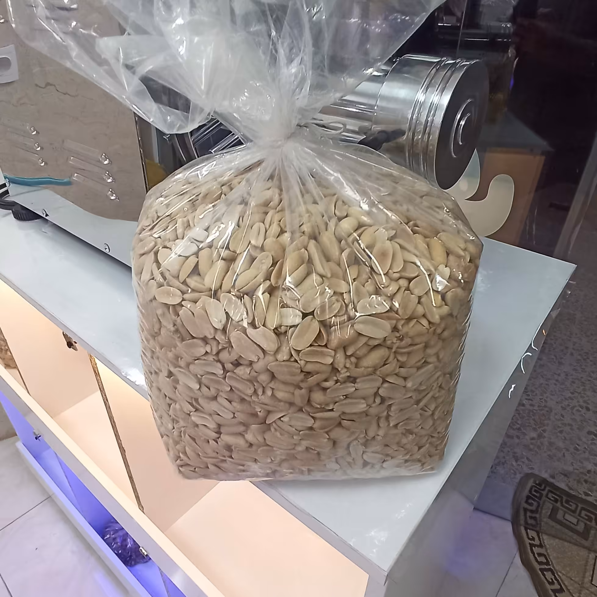 بادام زمینی مخصوص کره گیری (1000گرمی)