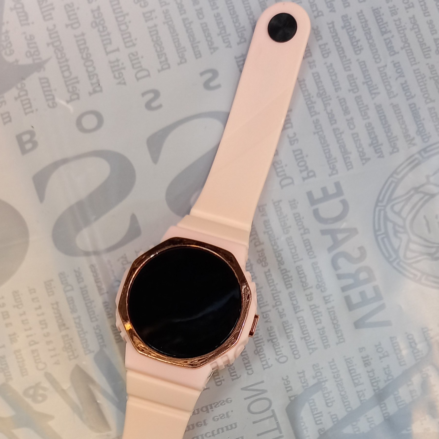 ساعت مچی ال ای دی بند جذاب و زیبا
 با باطری اضافه و سوغاتی متبرک از مشهد مقدس