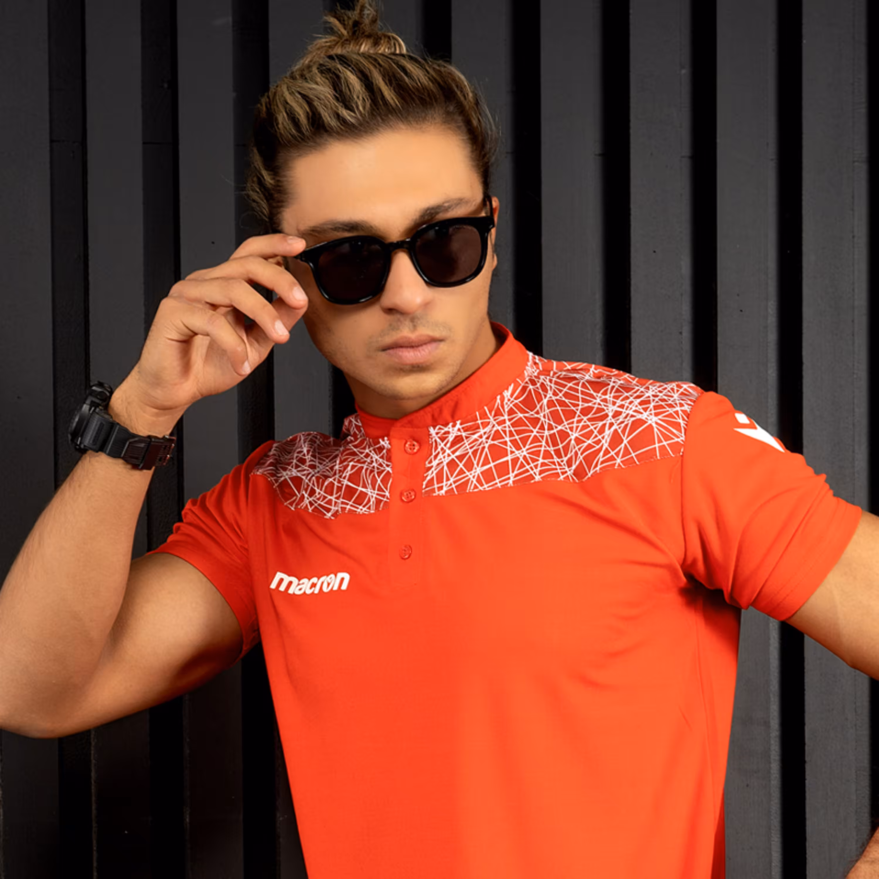 پلوشرت ورزشی مکرون مدل چندا قرمز