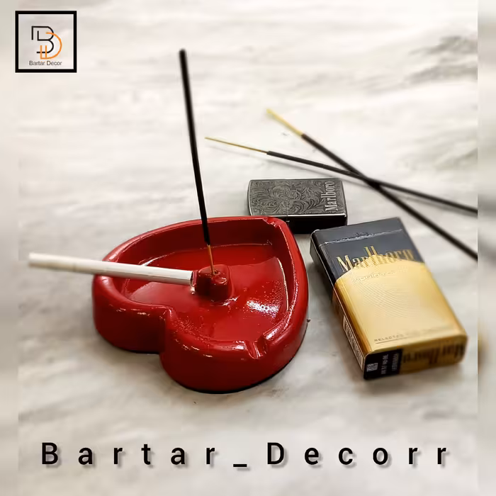 زیرسیگاری و جاعودی مدل  قلب   رنگ قرمز براق فوق العاده شیک و ماندگار