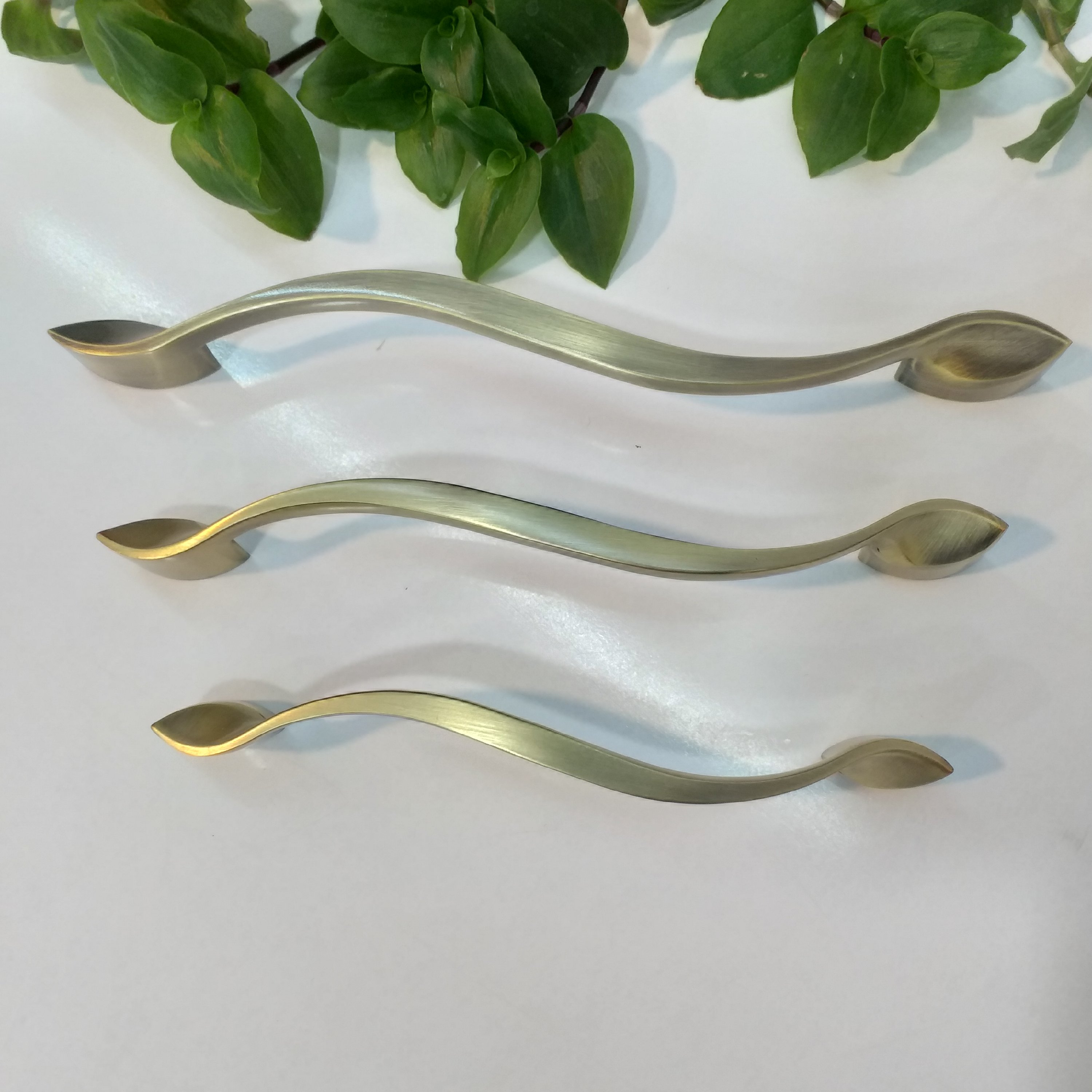 دستگیره کابینت GK مدل 516 زیتونی مات 