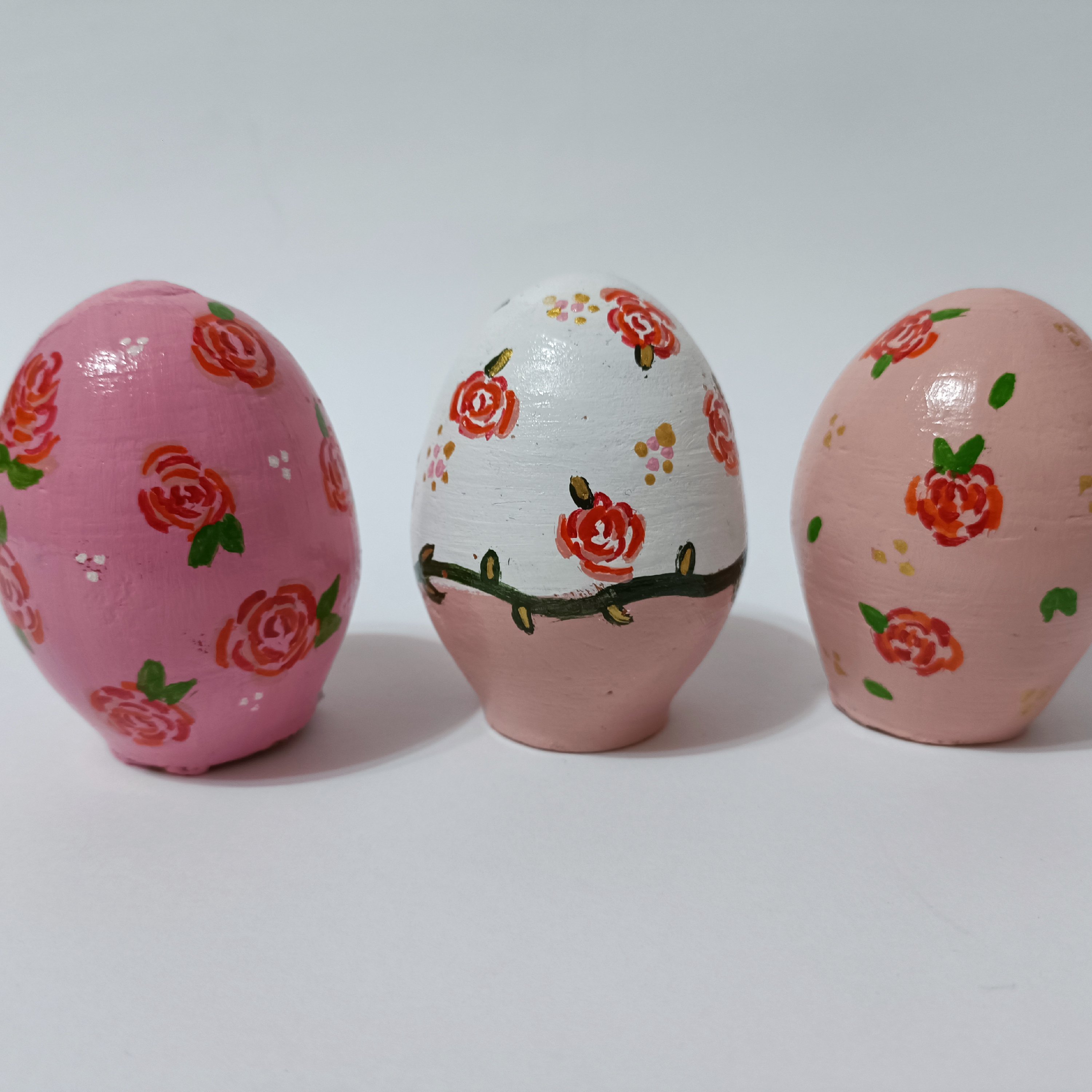 تخم‌مرغ سفالی گلبهی سه تایی