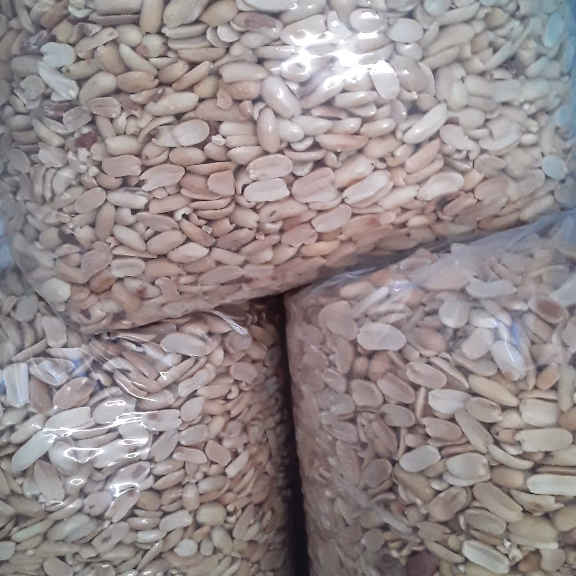 بادام زمینی بدون پوست بوداده بی نمک استانه اشرفیه یک کیلویی 