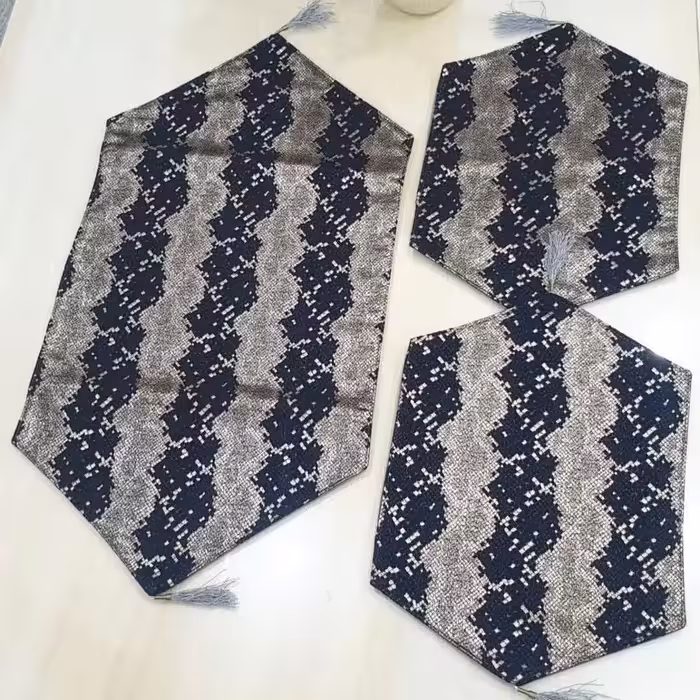 رانر و رومیزی  3تیکه  مشکی و طلایی  زیره چرم با کیفیت