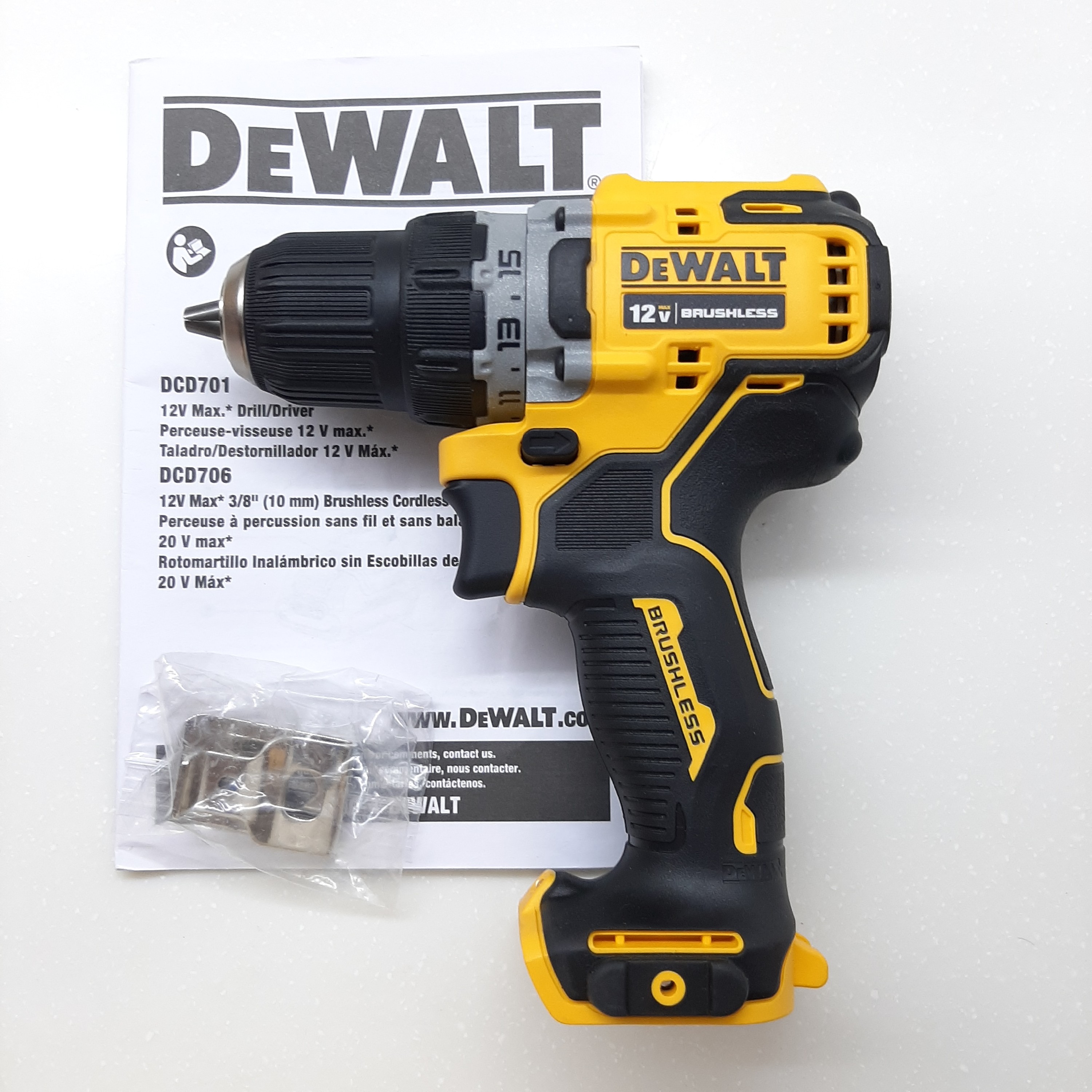 دریل شارژی دیوالت مدل dcd701 ساخت مکزیک  تنه خالی بدون باتری و شارژر 