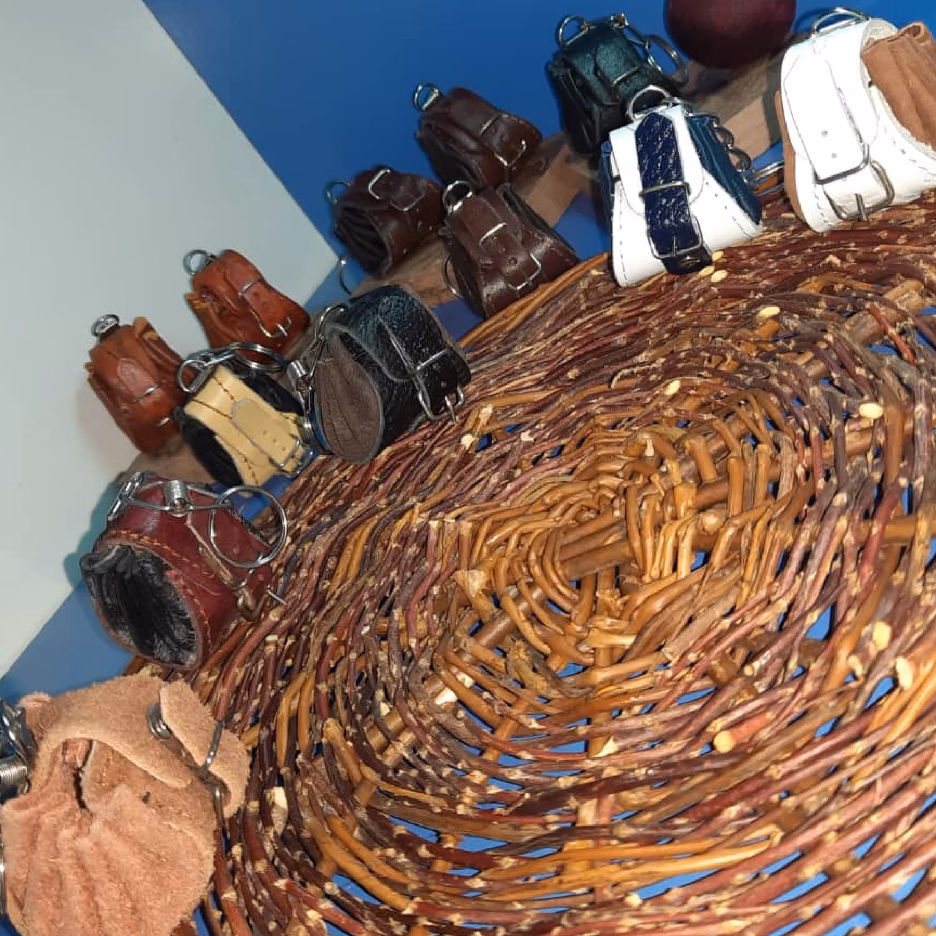 جاکلیدی چرمی طرح کوله پشتی ابعاد(4/5×4×3)در رنگهای مختلف 