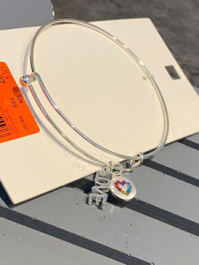 دستبند بسیار زیبای وارداتی