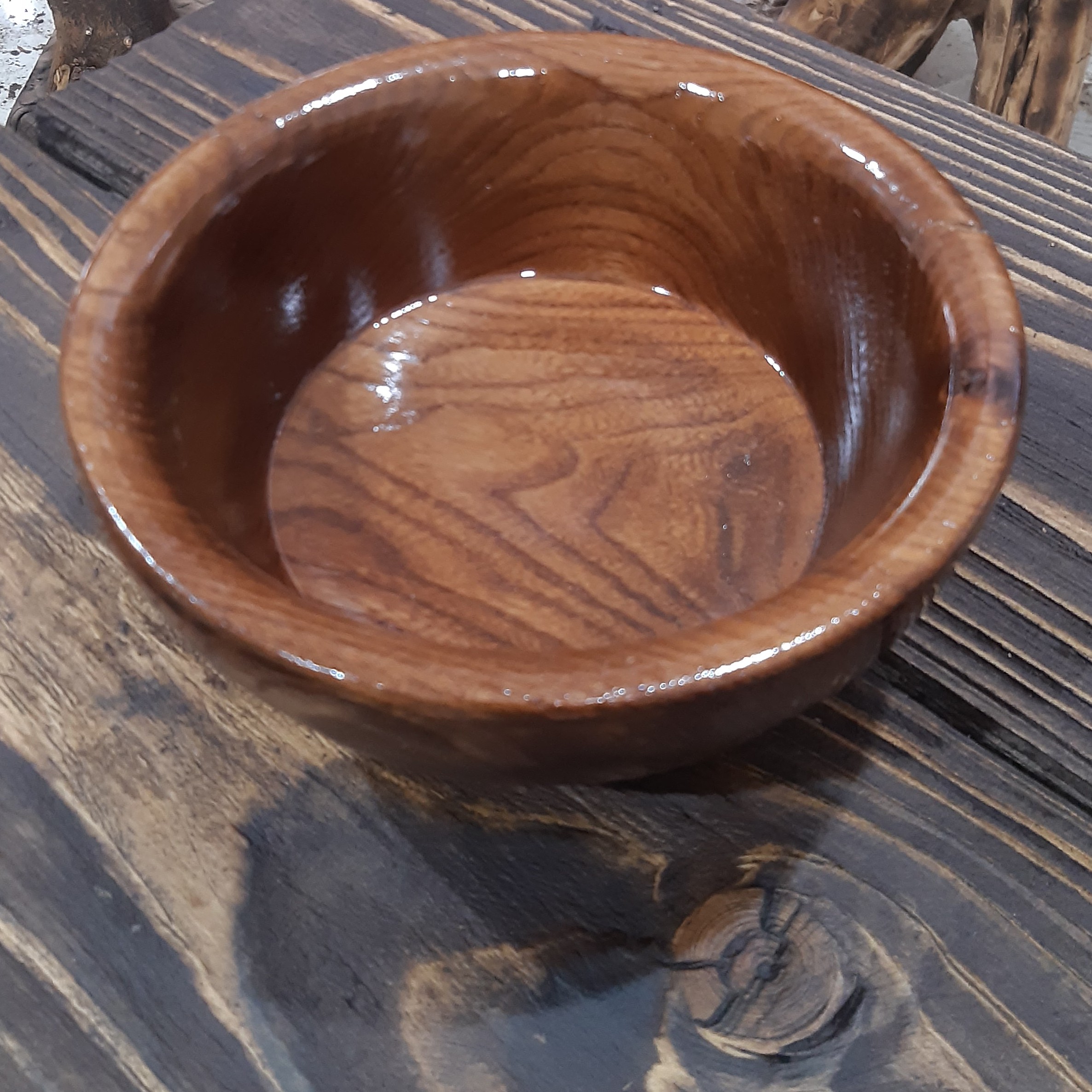 کاسه چوبی دستساز