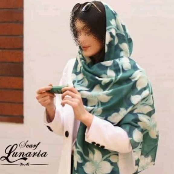 شال کد 135،جنس نخ کره بسیار با کیفیت نرم ولطیف با ایستایی خیلی خوب
