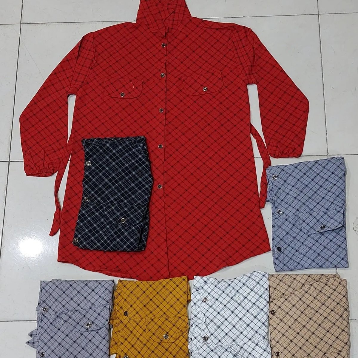 مانتو فری سایز جنس ابر و بادی چاپی مناسب برای تمامی گ وهای سنی