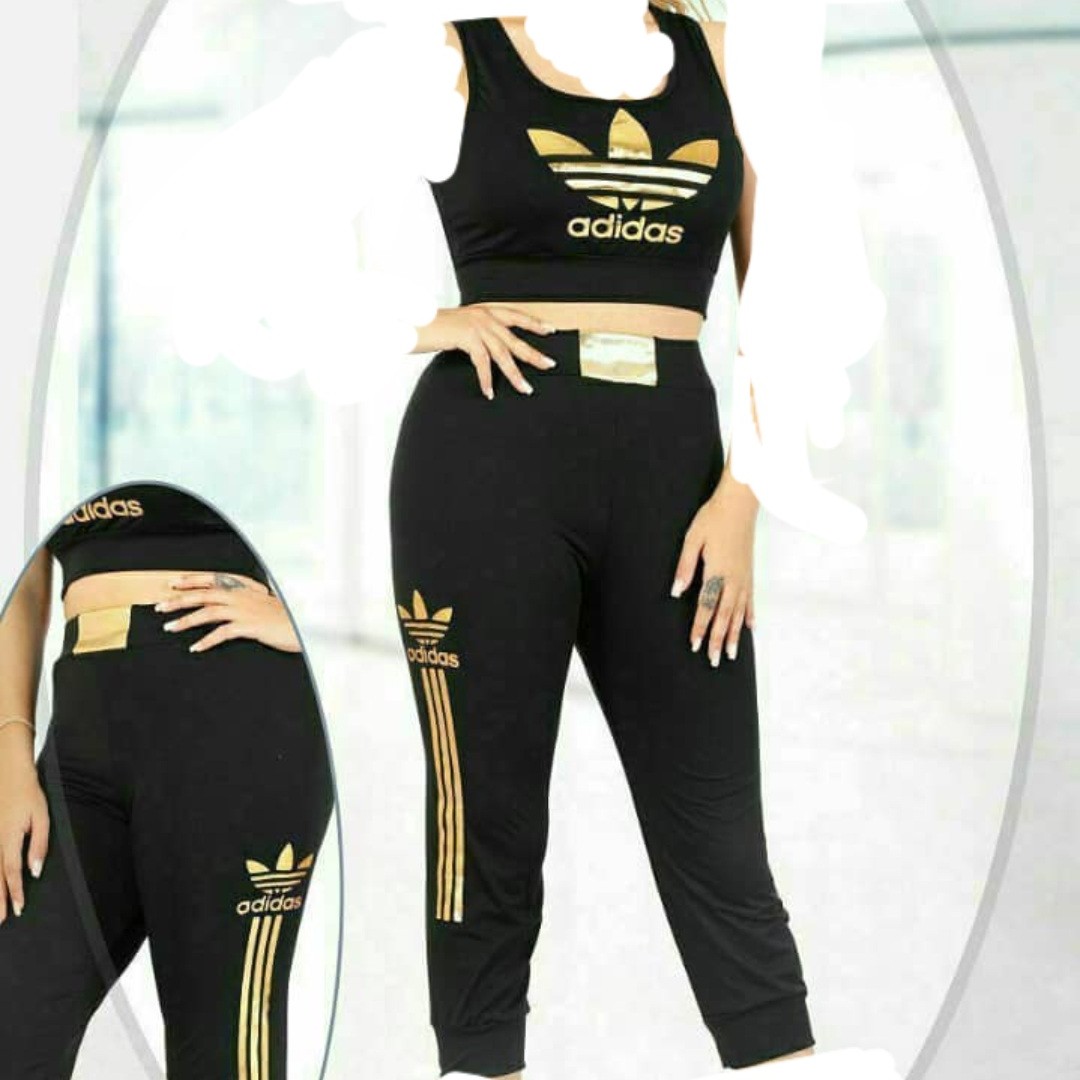 نیم تنه و شلوارک