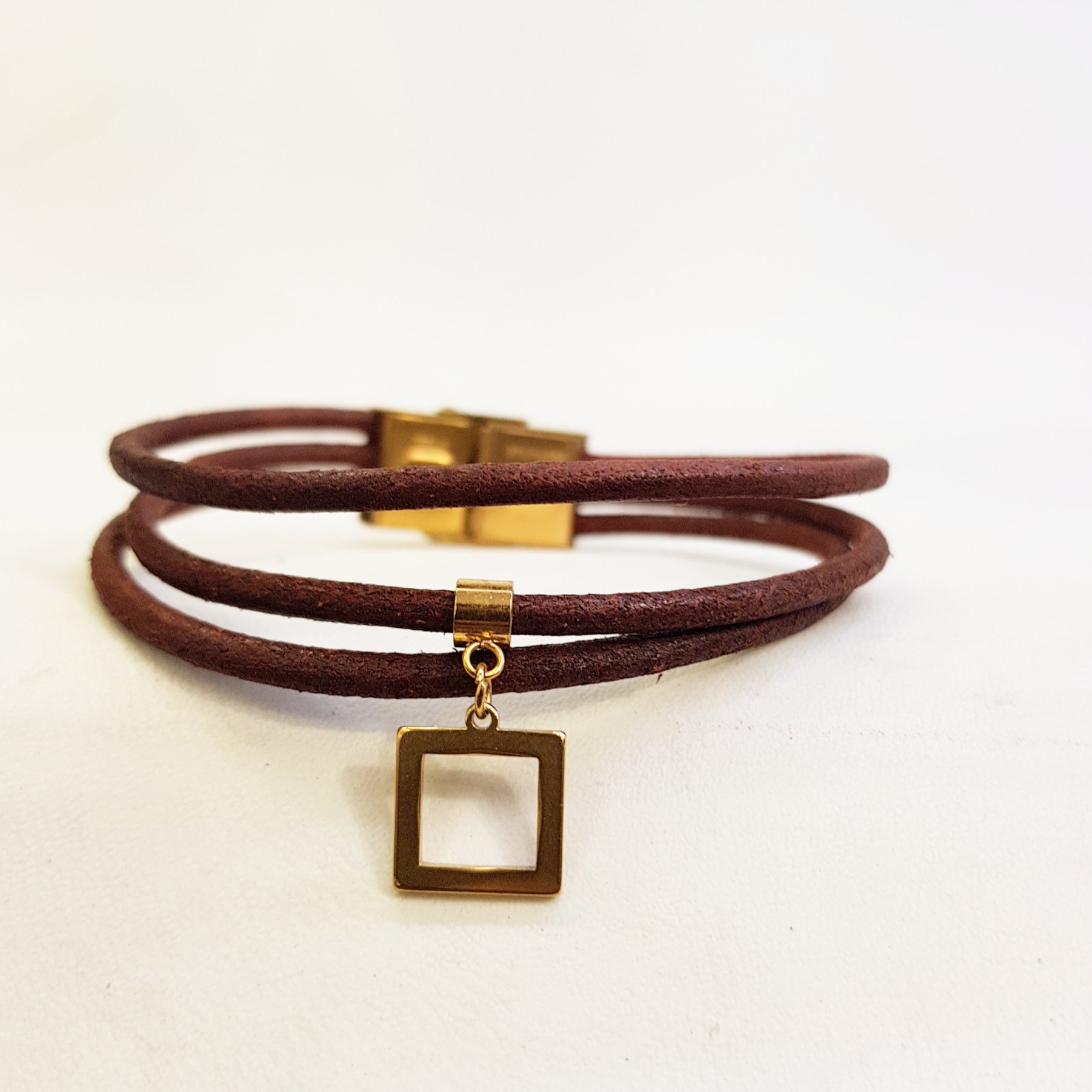 دستبند چرم مدل  چهارگوش