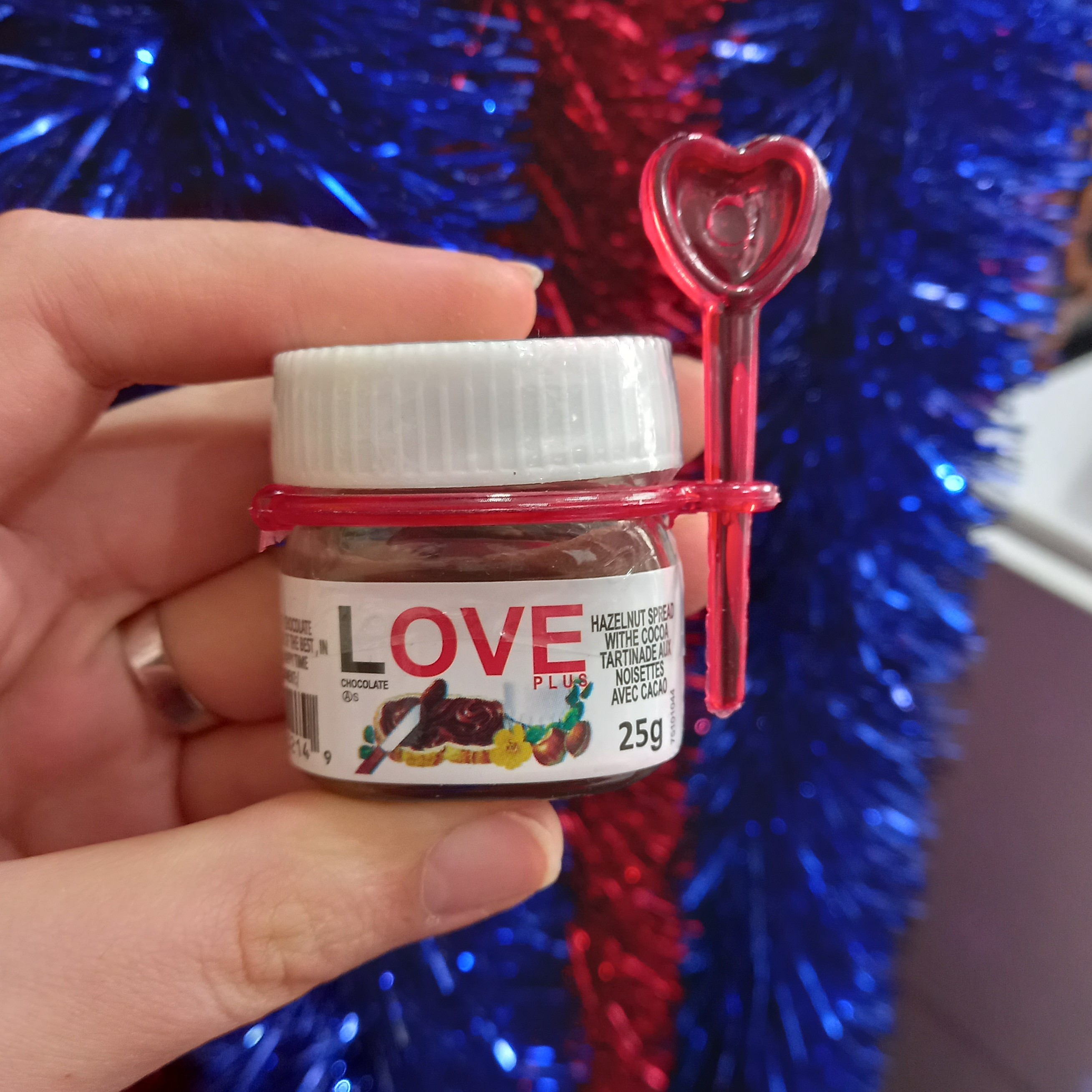 نوتلا   شکلات   قاشق  دار   ولنتاین 