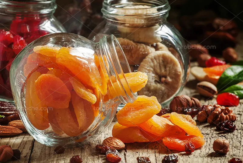 عکس برگه زردآلو و خشکبار | گرافیک با طعم تربچه