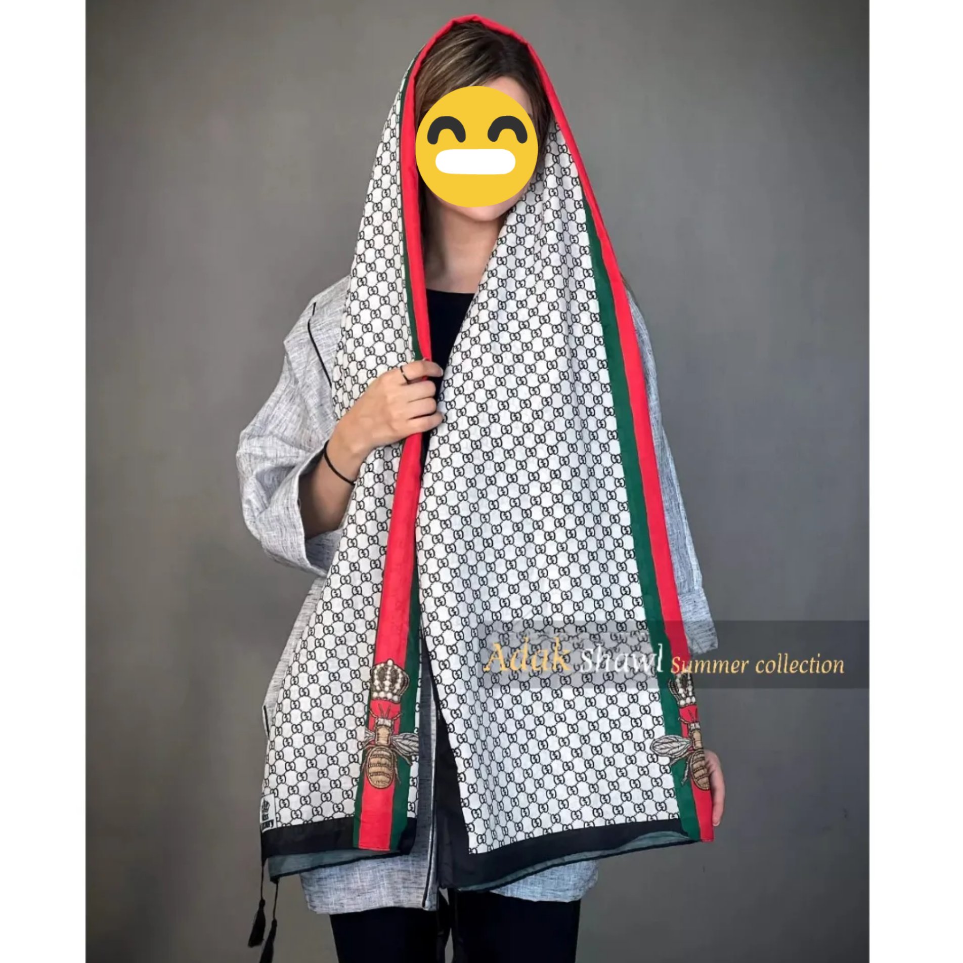 شال ساده و خاص با متریال نخی اما ظاهر ابریشمی