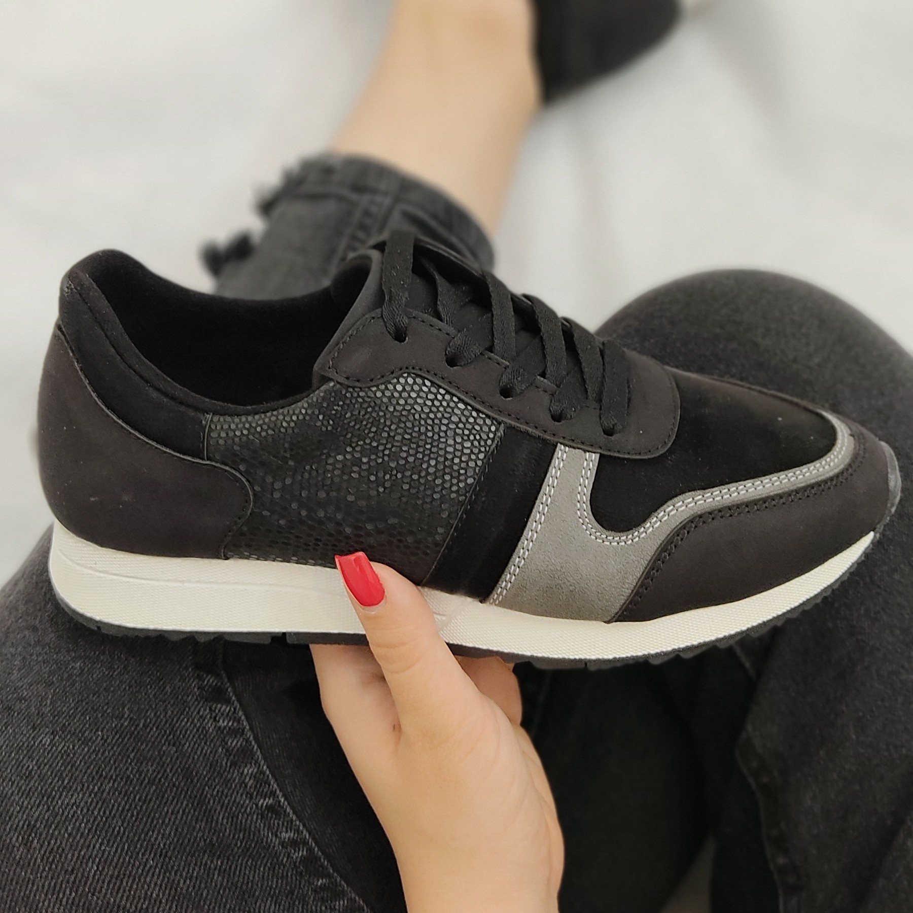 کتونی کلاسیک 