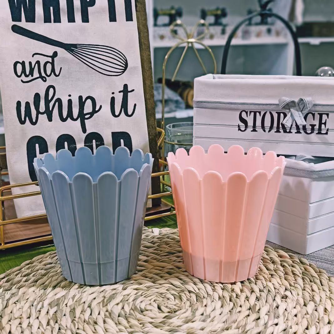 گلدان پلاستیکی سایز متوسط مواد درجه یک نو طرح نرده