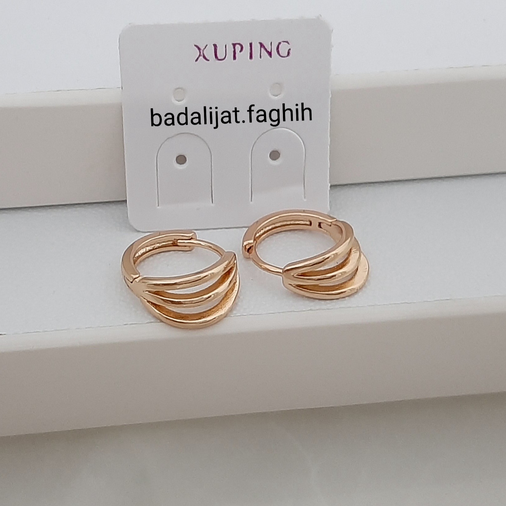 گوشواره ژوپینگ دخترونه فوق العاده شیک آبکاری طلا شده و کاملا رنگ ثابت توضیحات رو بخونید
