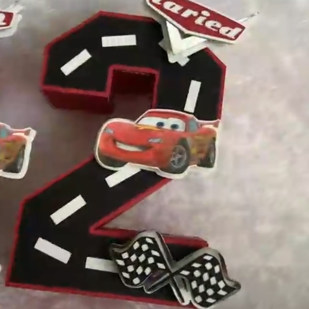 استند سه بعدی عدد تم تولد ه بعدی50cm از سری تم پسرانه مک کوئین و دوستان