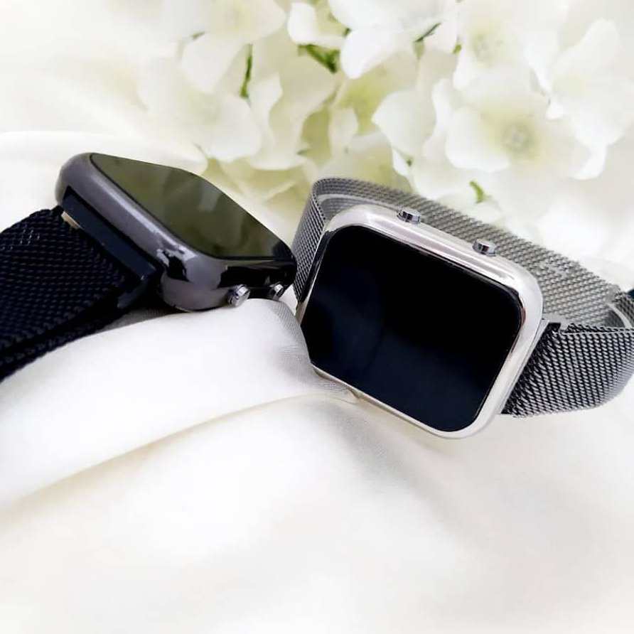 ساعت طرح اپل
رنگبندی:
نقره ای،مشکی،بنفش،آبی،مسی،طلائی
ال ای دی
استیل رنگ ثابت