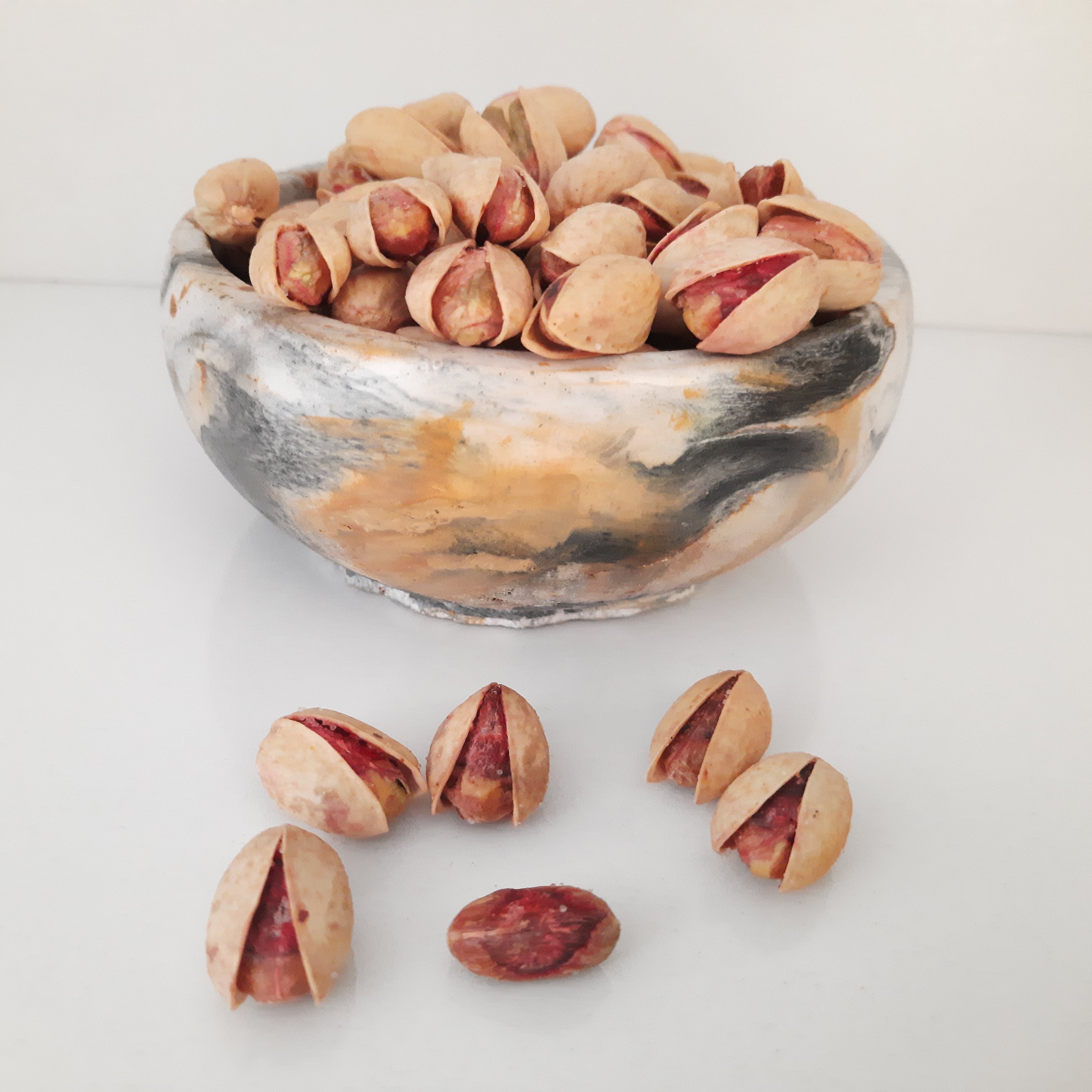 پسته احمد آقایی