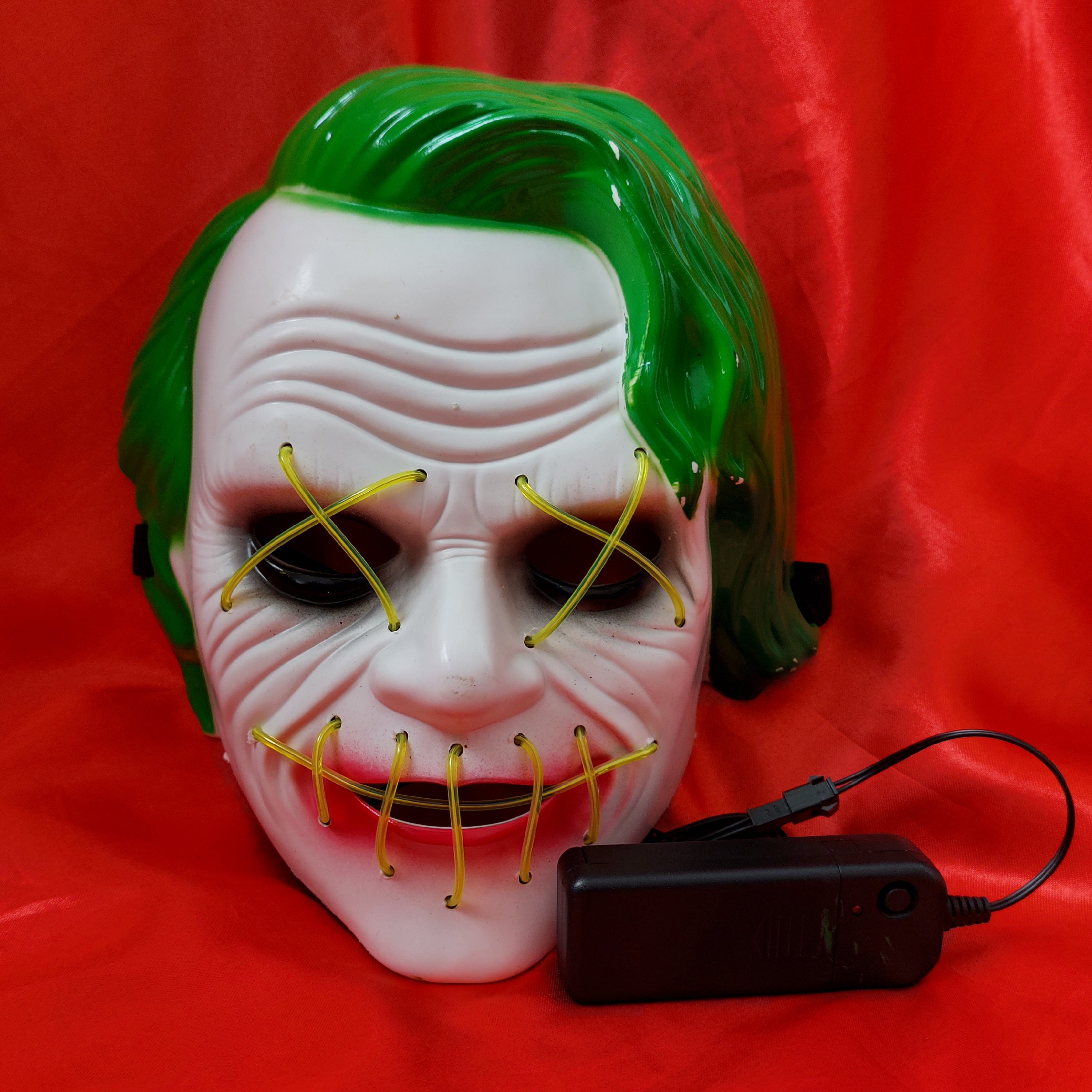 ماسک باکیفیت  جوکر ( چراغ دار ) 