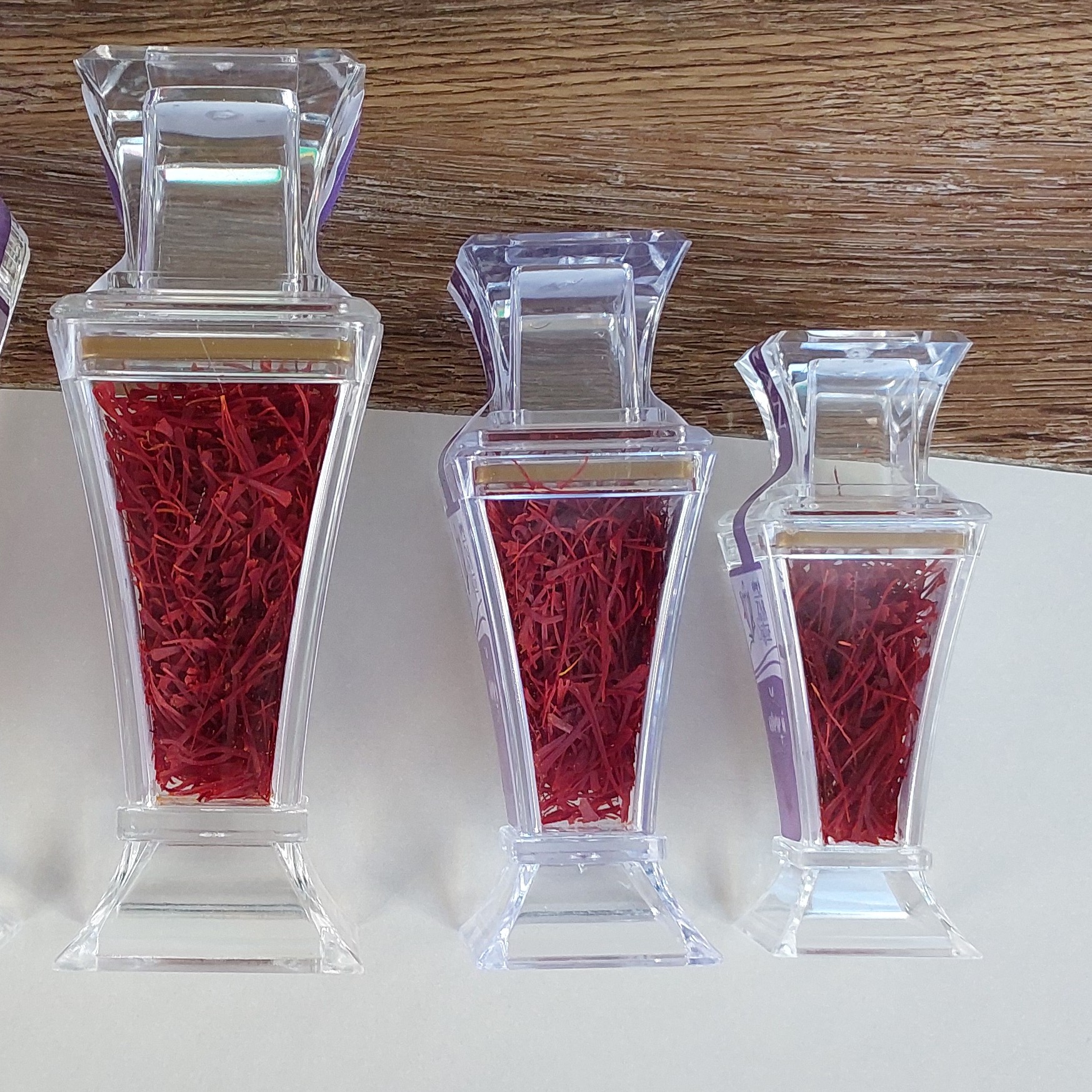 3 گرم زعفران سوپرنگین درجه یک برداشت 1402 با عطر و بوی بالا 