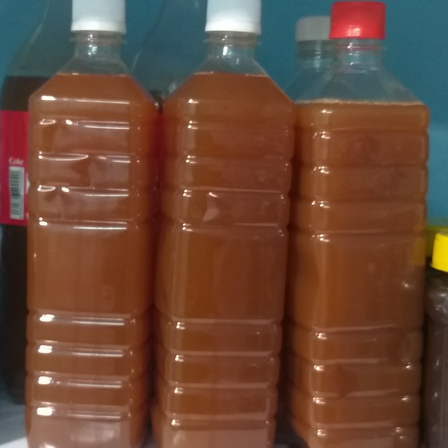 سرکه سیب  کمیاب دستی تهیه شده از سیب های ارگانیک  