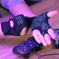 دستکش گیمینگ استپ دار مدل Savior از برند دوانگشتی رنگ سبز