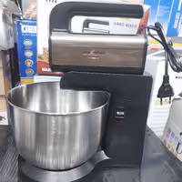 همزن کاسه دار مارک maximan موتور سنگین قدرت موتور 300وات واقعی  کاسه سه لیتر استیل ضدخش دارای دوپایه همزن وخمیرزن استیل 