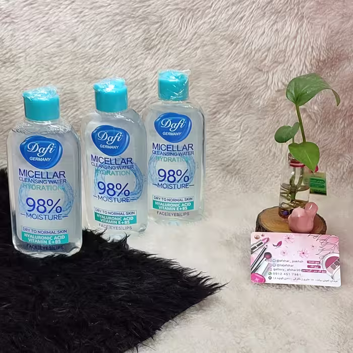 تونر میسلارواتر دافی آبی  آرایشی تاج افشار قم تکفروشی عمده 